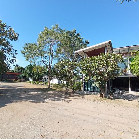 Baan Rabiangdao Uthaithani 乌泰他尼府 外观 照片