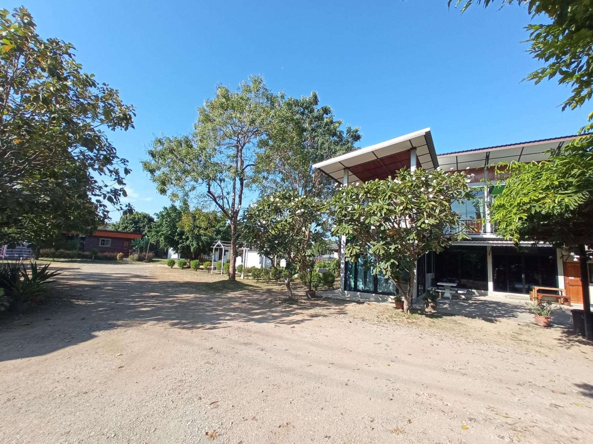 Baan Rabiangdao Uthaithani 乌泰他尼府 外观 照片